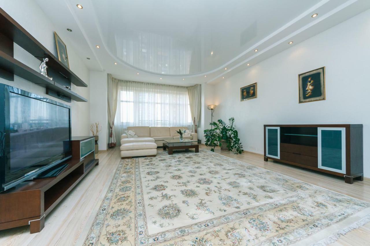 3 Комнатные Апартаменты В Центре Печерска Киев Екстериор снимка