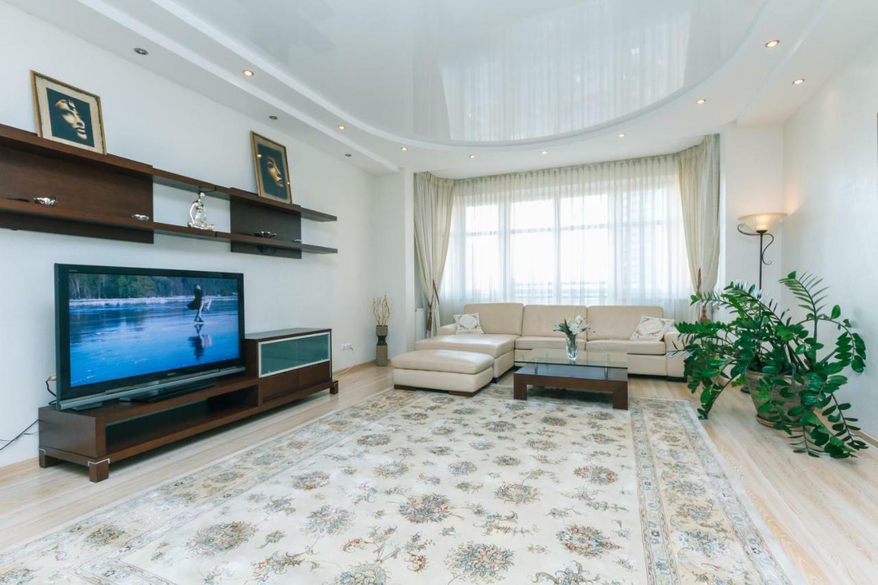 3 Комнатные Апартаменты В Центре Печерска Киев Екстериор снимка